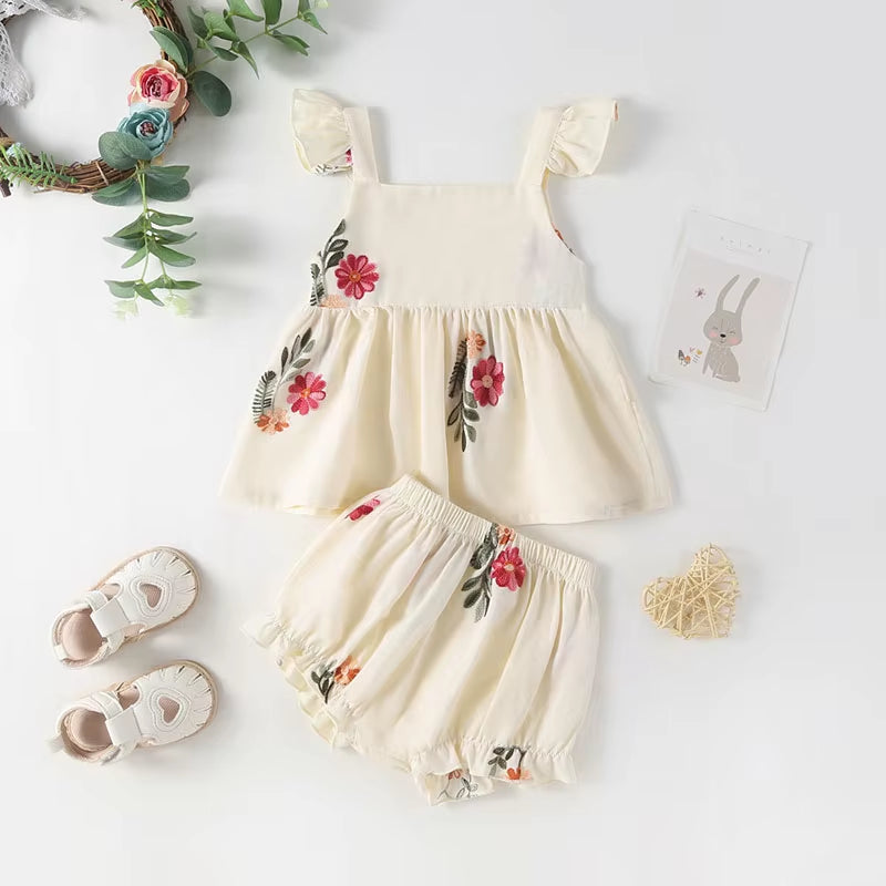 Blossom Breeze – 2-Piece Floral Puff Sleeve Bodysuit & Shorts Set
